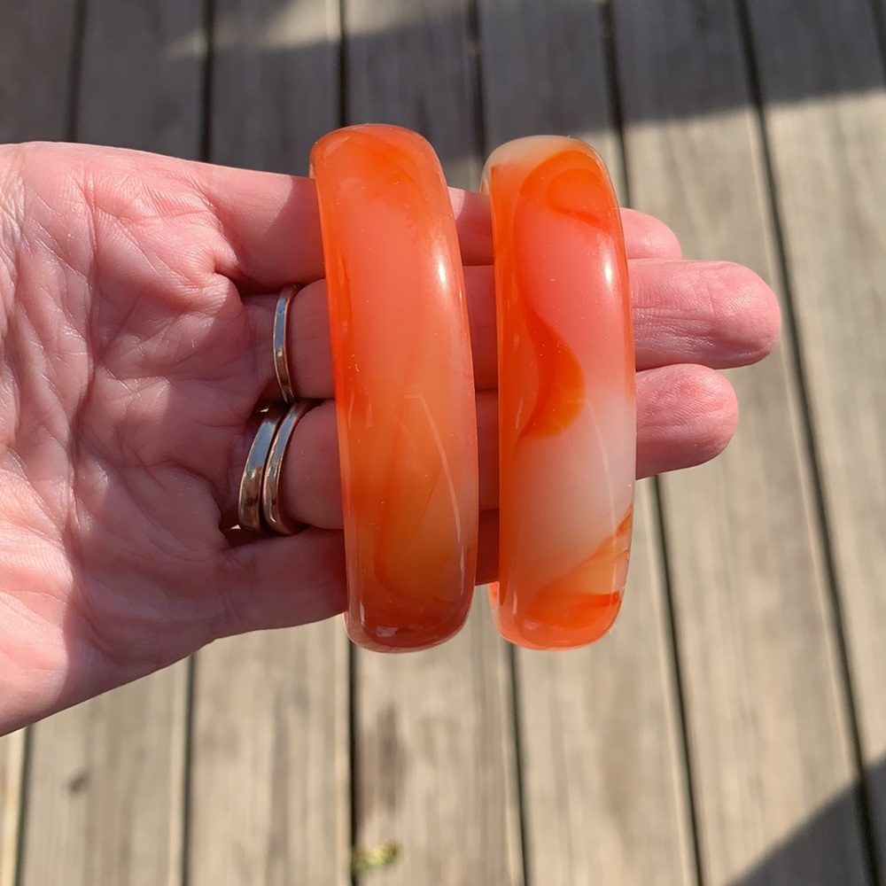 Green Genuine Jade Bangle - Picture 6 of 8